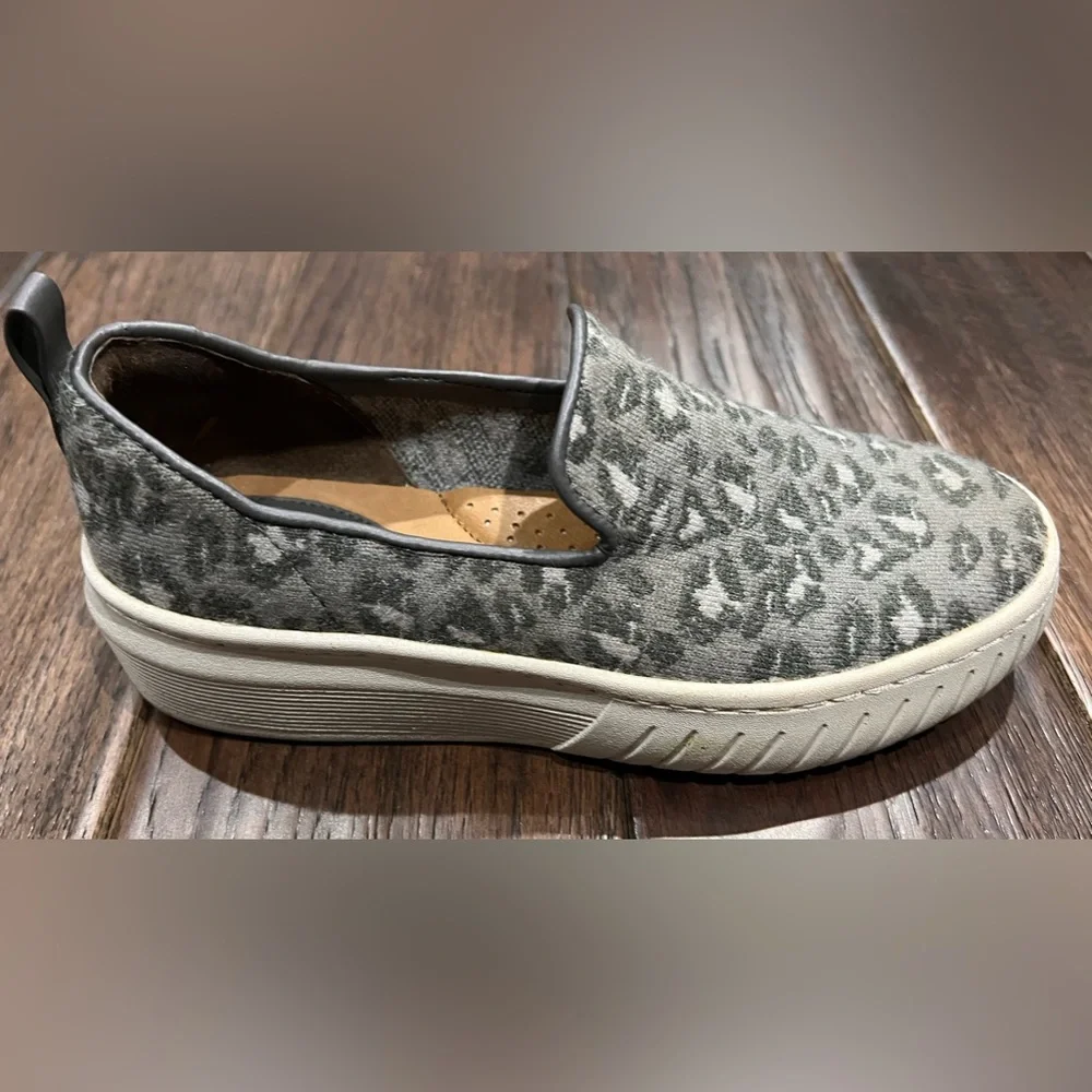 SOFFT Pavina Knit LEOPARD Slip-On Shoes WOMEN Size 6.5